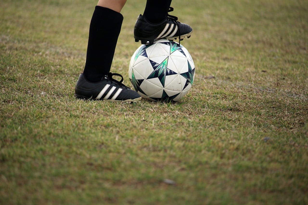 Le stade Geoffroy-Guichard accueille six rencontres : trois en football masculin et trois en féminin