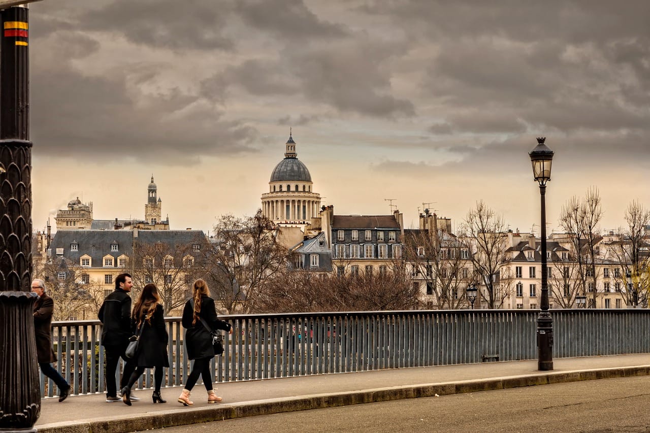 Transports en commun, voiture, TGV, avion : anticipez et préparez votre venue à Paris