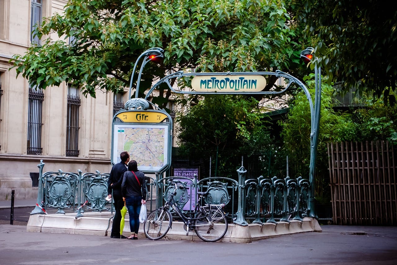 Circuler dans Paris en transports en commun pendant les JO apparaît comme une solution pratique